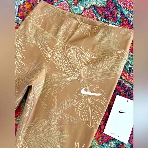 NWT Nike | Women’s Light Brown Tropical Leaf Pattern One Luxe Leggings, size M - Picture 15 of 15